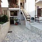 And Luka * Vrbnik (Primorje-Gorski Kotar)