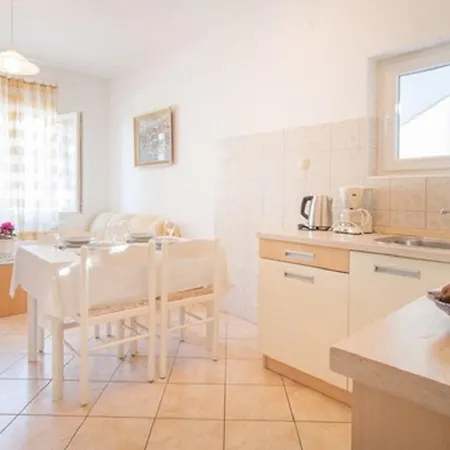 And Luka Apartment