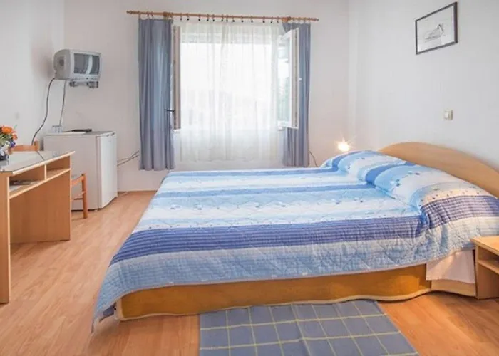 Lägenhet And Luka Vrbnik (Primorje-Gorski Kotar)